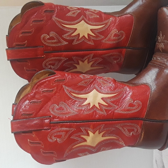 Ariat Shoes - Ariat women's Western Boots.. like new 6.5..beautiful details red/brown leather